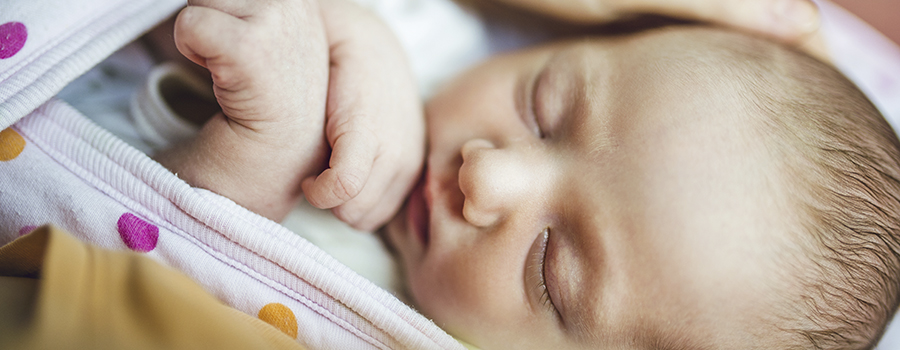 Bebês prematuros necessitam de cuidados e carinho para se desenvolverem